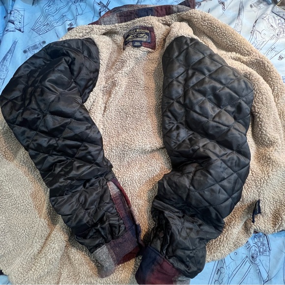 Grizzly Mountain Plaid Sherpa Jacket - Picture 6 of 11